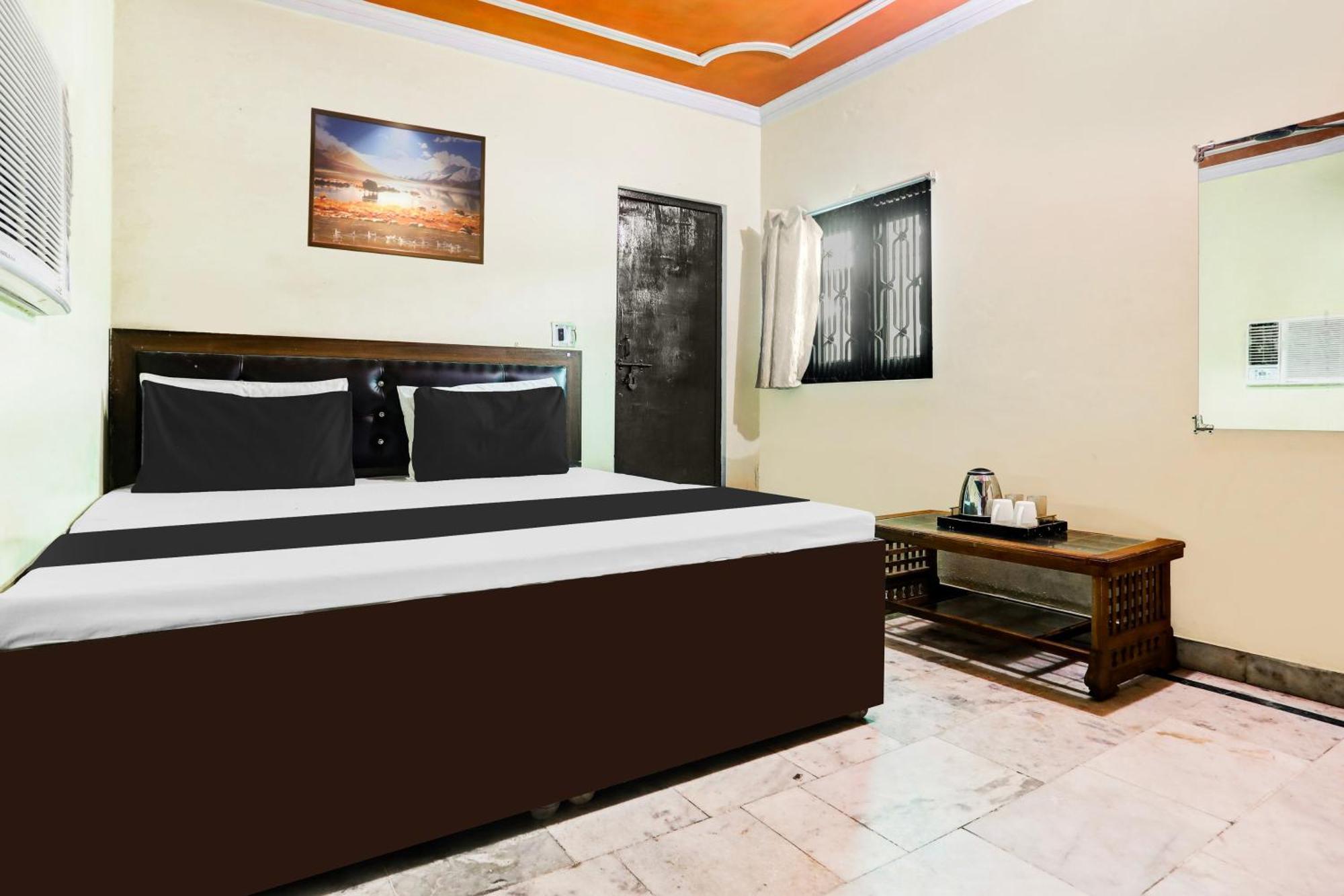 Hotel O Royal Classic Alīgarh Exteriör bild